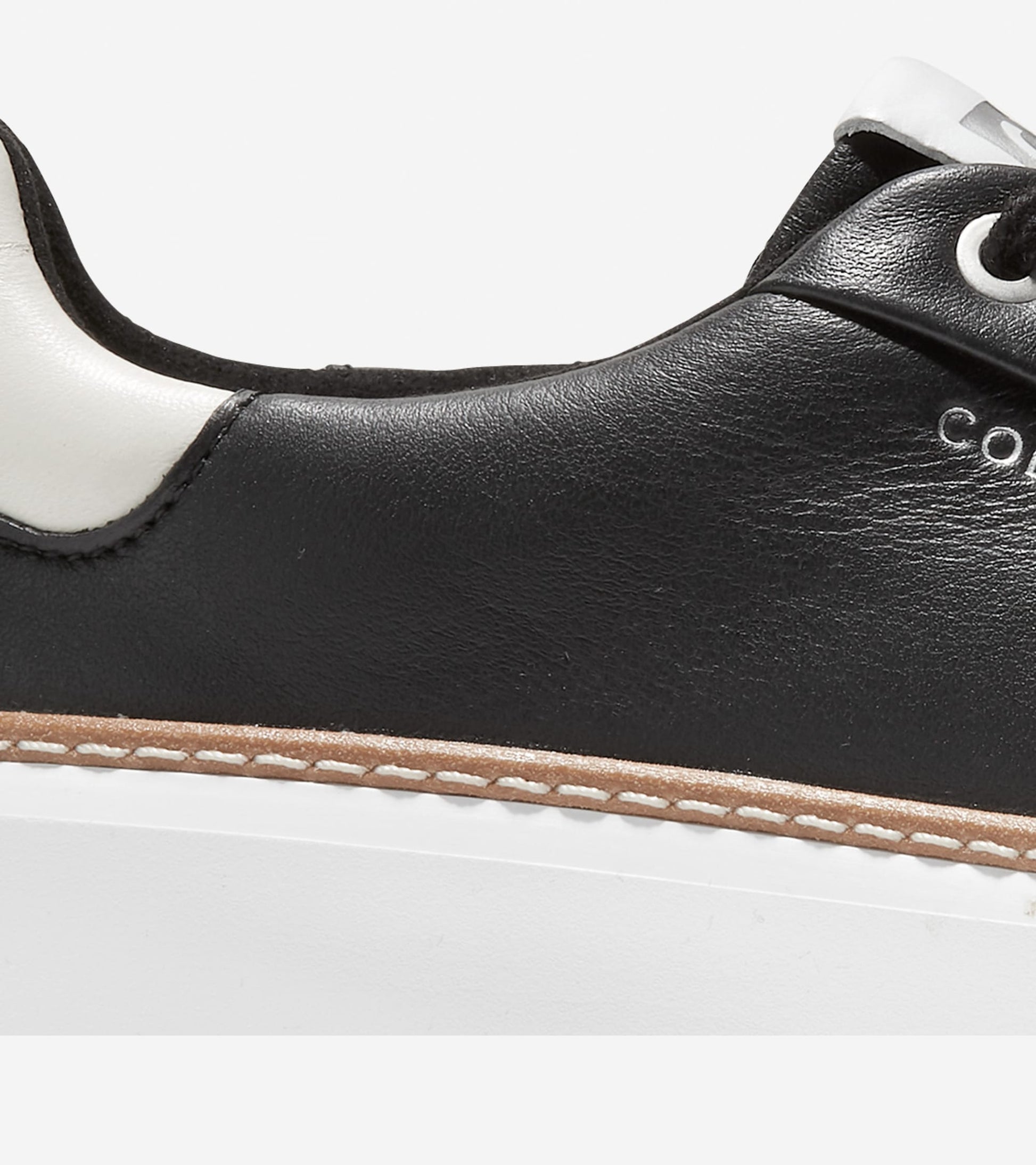 W22706:BLACK/OPTC WHT/CYBER YELLOW FB/MTLC GLD HW/WHT OS